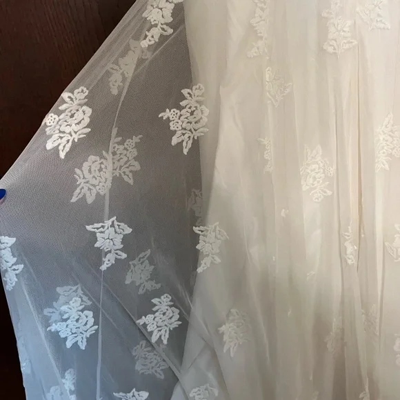 NWT Torrid Special Occasion Ivory Embroidered Hi-Lo
Dress Size 24 Wedding Bridal - Picture 9 of 16